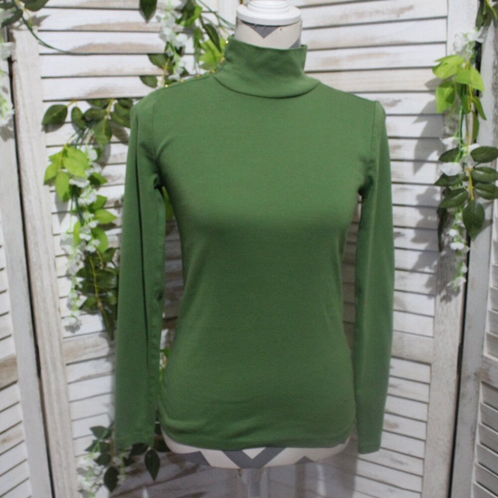 j. crew green turtleneck top (704)